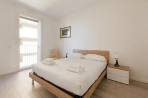 Bright & Balcony Apartment Milano-Affori
